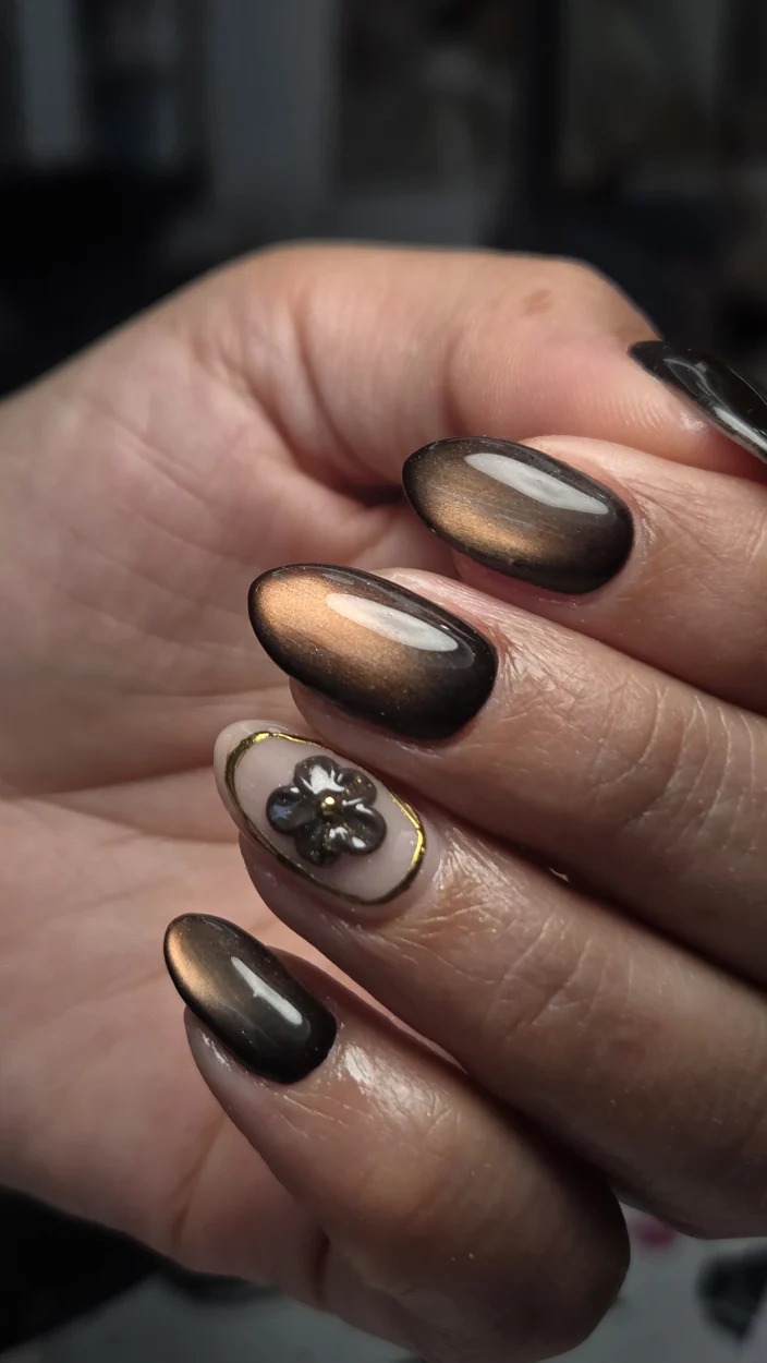 Manicure oscura con efecto metálico. Trabajo de Nails Spa by Ela.